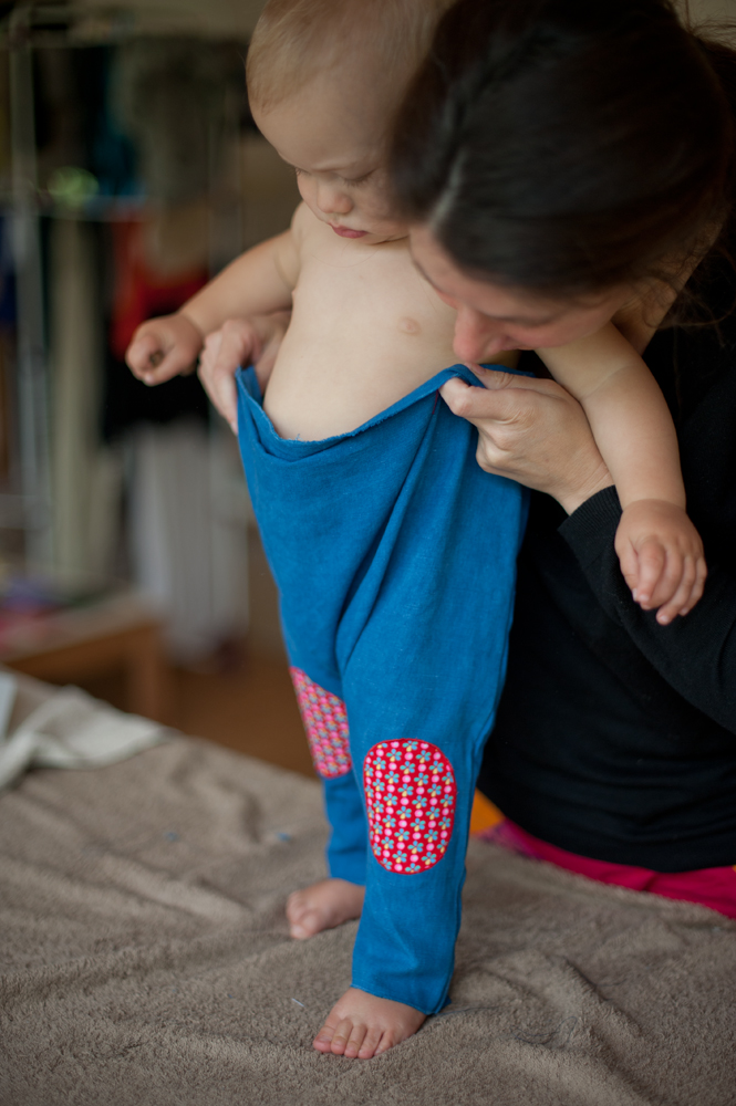 sarouel-bebe-pantalon-bebe-teinture-naturelle-indigo-petit-pan